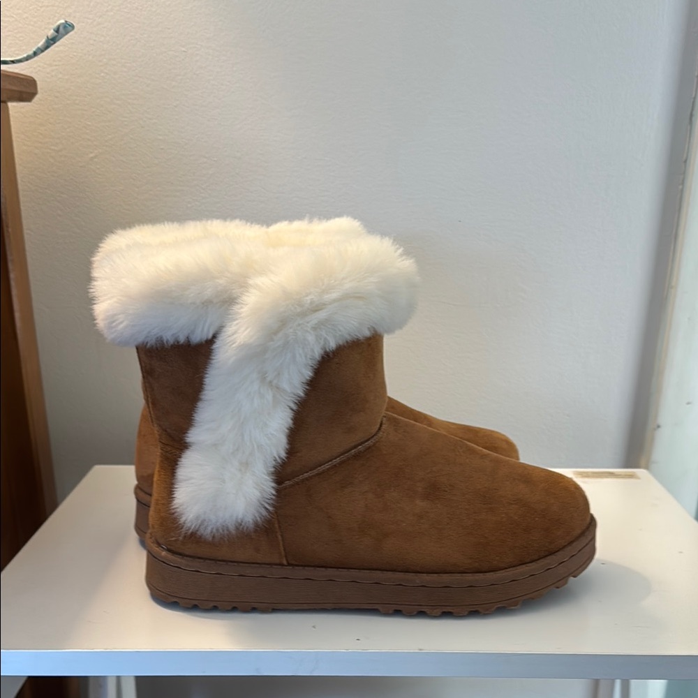 Brown Suede Boots with White Fur Trim